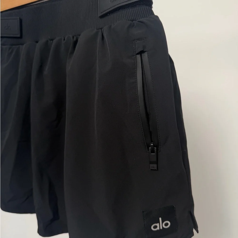 ALO Yoga Black Active Skirt with Zip Pockets - Picture 2 of 4